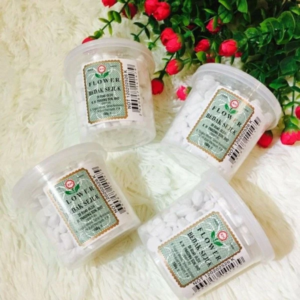 KH flower Traditional White Cooling powder 90g × 4 bottles - Image 2 of 3