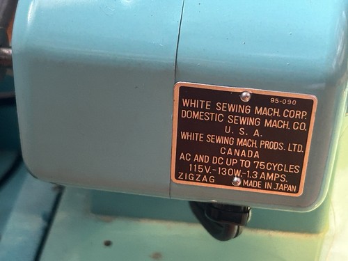 Vintage White Zigzag Sewing Machine w Pedal Case Manual MOD 2335 Turquoise VIDEO - Picture 18 of 22