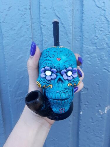 Pipa de mano floral para fumar tabaco calavera turquesa hecha a mano día de los muertos - Imagen 3 de 7