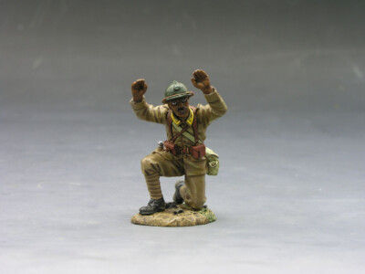 FOB036 Surrendering French Soldier RETIRE figurines et collections