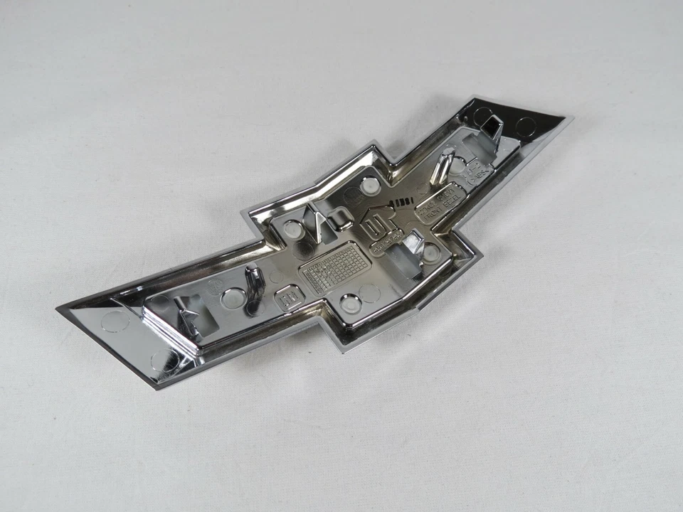 Chevy Bolt EV 2017-2021 parrilla delantera emblema pajarita dorada insignia logotipo genuino OEM Foto 2 de 2
