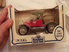Ertl Diecast True Value Hardware 1918 Ford Runabout Barrel Bank 8th in Series