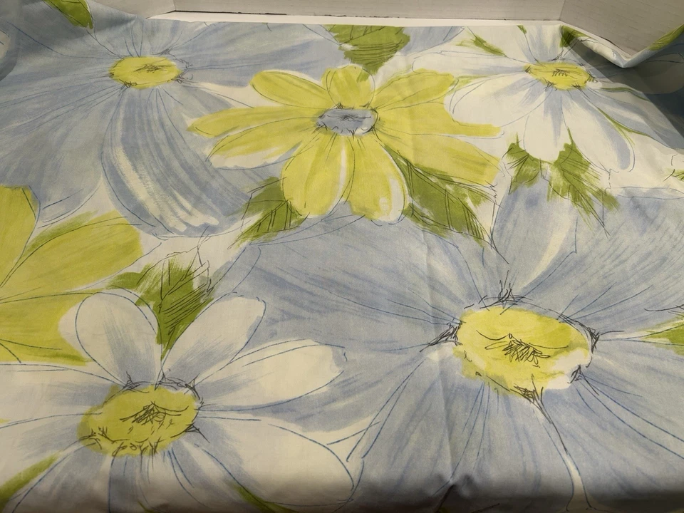 VINTAGE CANNON ROYAL FAMILY HEAVENLY DAISY BLUE 1 Twin FLAT SHEET 1 Pillowcase - Image 2 of 4