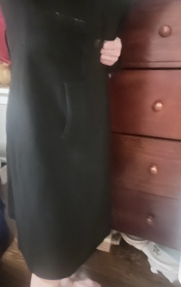 Abrigo de lana para mujer talla 4. Abrigo de Lana BCBG Maxazria Doble Pecho Usado en Excelente Condición Foto 3 de 4