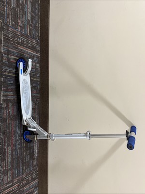Foldable Vintage Razor Scooter S300 With Brakes and Customizable Bar Height
