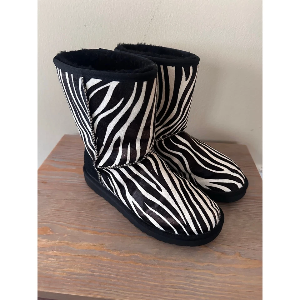 UGG Classic Short Exotic Zebra Genuine Calf Hair Winter Boots Black/Cream Size 7 - Image 2 of 4