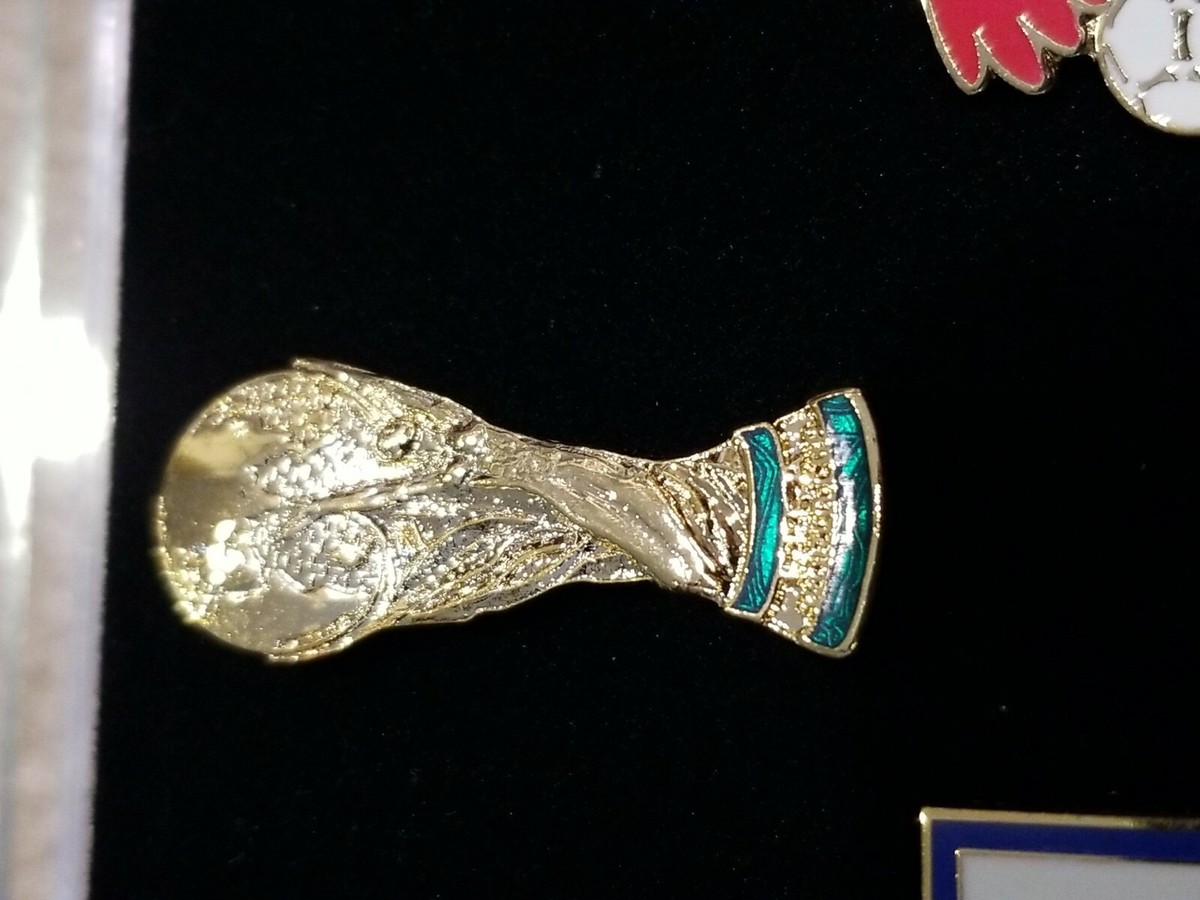France World Cup 1998 France Victory Commemorative Pin Badge Super