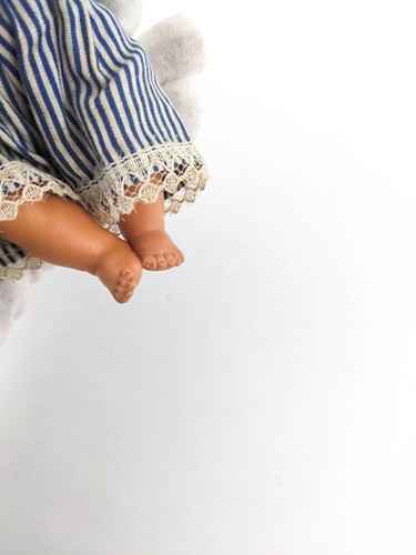 Fröhliche tränenreiche Babypuppe wechselt das Gesicht, wenn der Bauch gedrückt wird Mattel 1966, 6 Zoll - Bild 6 von 7
