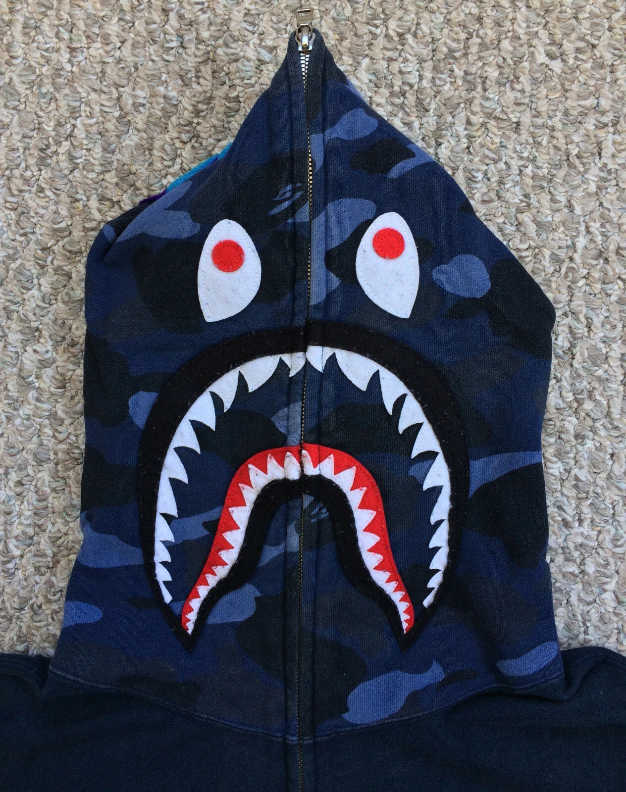 A BATHING APE (BAPE) Felpa con cappuccio squalo mimetico blu Bape S S 2006