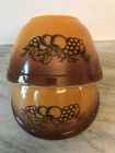 Pair of Pyrex 'Old Orchard' 1.5 Pint Mixing Bowl/Ovenware