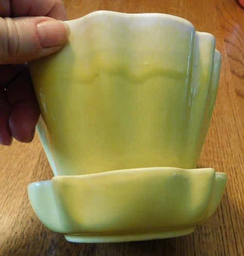 25-732 Vintage 4.5" Coronet 203 USA Yellow Pottery fluted Edge Planter Pot Old - Picture 4 of 6