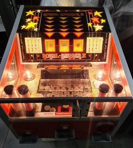 Coin Pusher Royal Banker. Pousse pièces, jetons. No flipper slot bingo Bally IGT - Photo 2/4