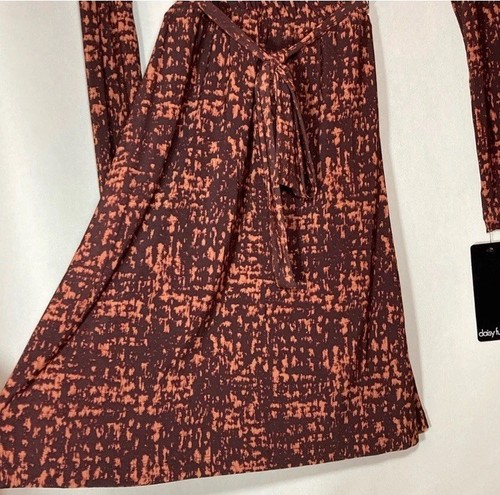 Brown & Tan Knee Length Pullover Dress V Neck Belted Waist Long Sleeve Sz M - Picture 4 of 4