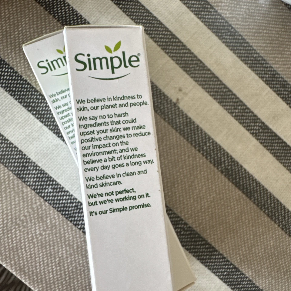 2 x Simple Soothing Eye Balm Winds Down & Reduces Puffiness and Relax Tired Eyes - Image 3 of 3