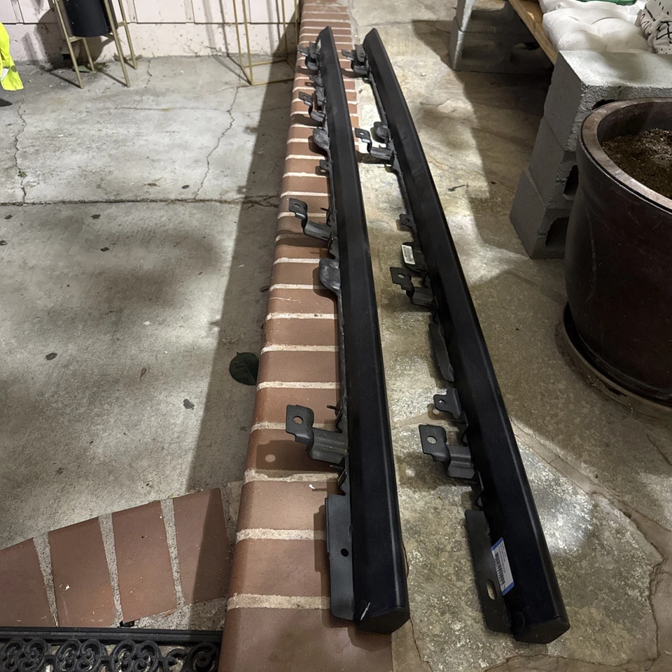 Protector de umbral lateral de carrocería Jeep Gladiator Rock Rails 2020-2024 68341314AB fabricante original Foto 2 de 4