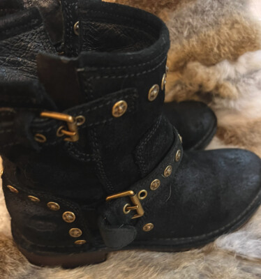 UGG Fabrizia Boots Mid Calf Black Leather Studs Zip Round Toe