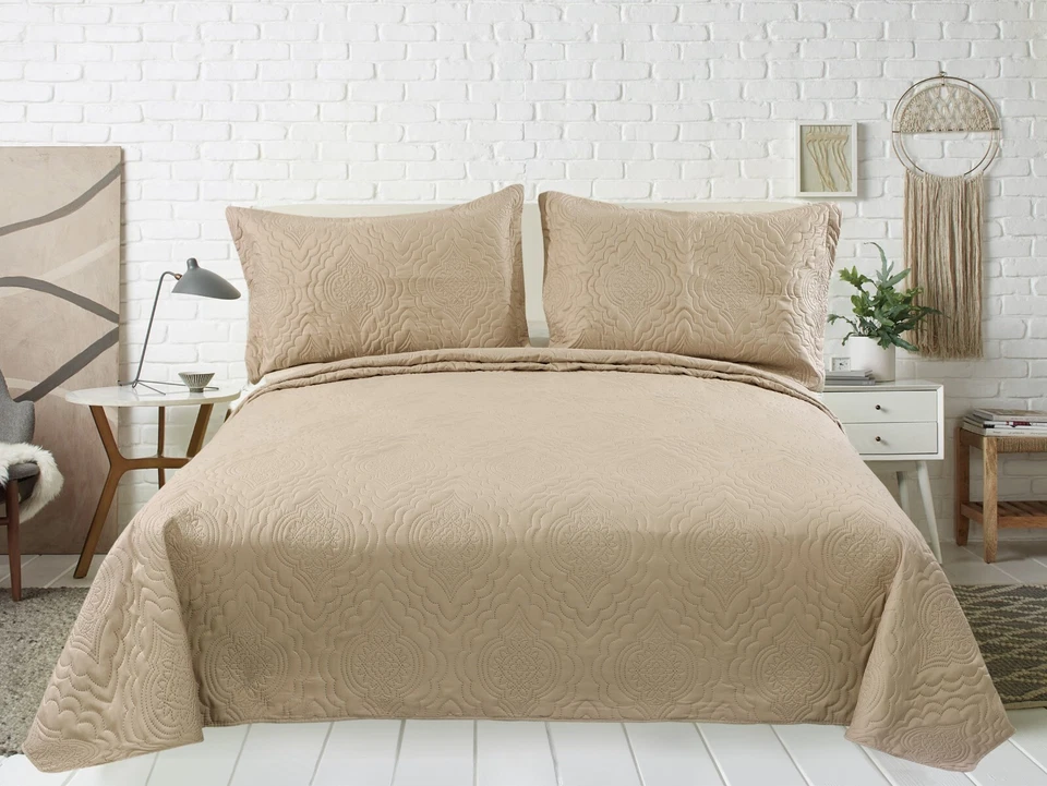 Pinsonic Embossed Solid Reversible Luxury Bedspread Coverlet Quilt Set, Taupe - Изображение 2 из 4