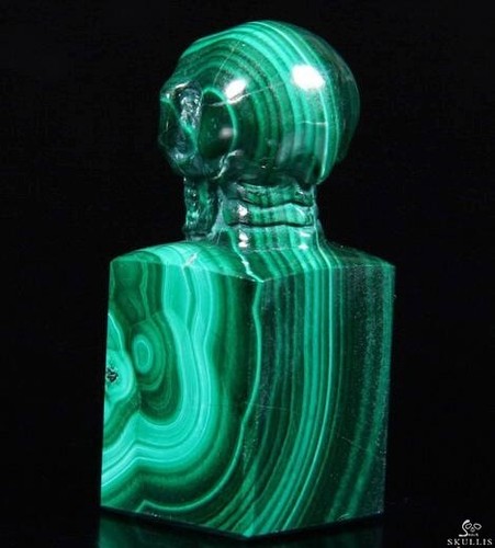 Gemstone Malachite Carved Crystal Alien Skull - Picture 6 of 9
