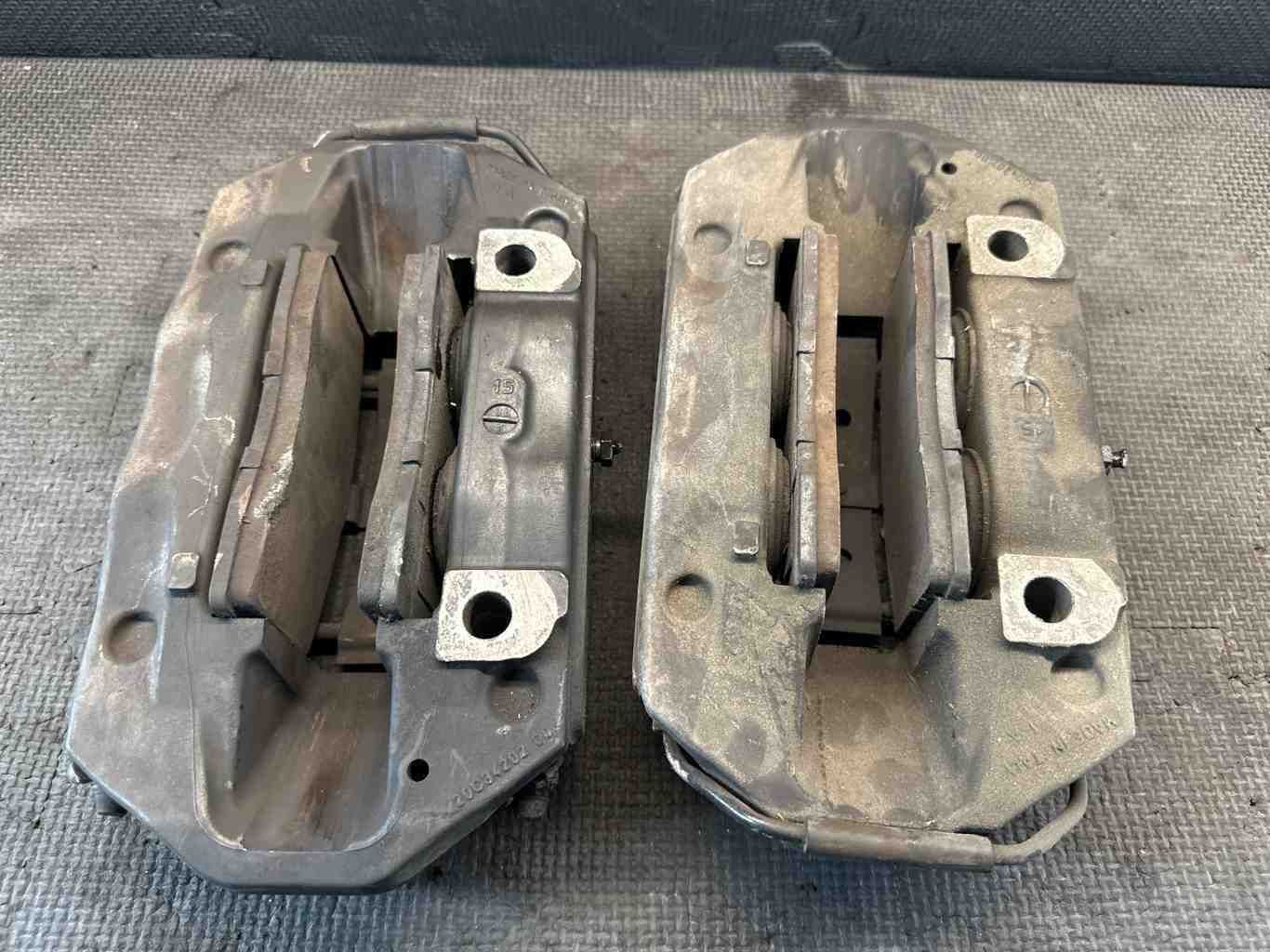 Maserati Ghibli Front Right Calipers with pads Pair