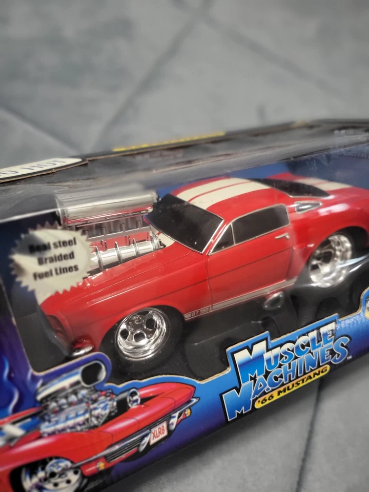 Muscle Machines, 1:18, FORD MUSTANG, SHELBY GT 350, RED/WH, NEW IN BOX! - Image 2 of 4