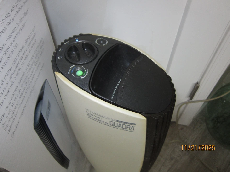 Sharper Image Professional Series Ionic Breeze Quadra Silent Air Purifier SI737 - Image 2 of 4