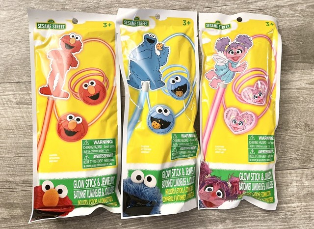 NEW SESAME STREET GLOW STICK/JEWELRY SET !! SUPER COOL / SUPER FUN FOR KIDS !!! NEW SESAME STREET GLOW STICK/JEWELRY SET !! SUPER COOL / SUPER FUN FOR KIDS !!!