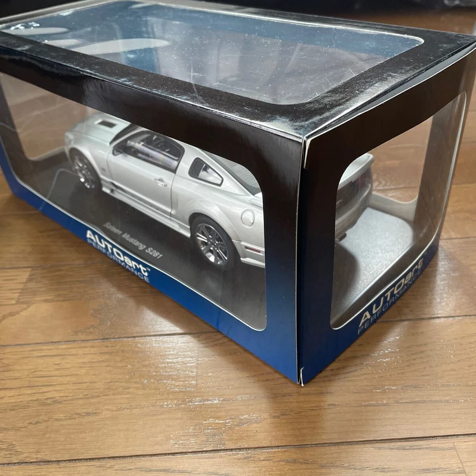 Saleen Mustang S281 AUTOart 1 18 Scale Diecast Model Car with Box Used - Image 4 of 4