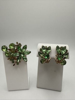 Beautiful Green Rhinestone Juliana Gold Tone Brooch & Clip On Earrings Set