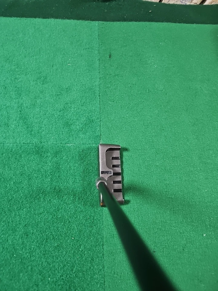 Alien Sport Graduate Series Putter / Graphite Shaft / Right-Handed / 32" - Image 4 of 4
