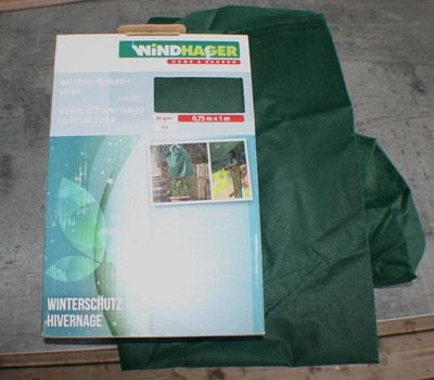 3 + 1 Windhager Winter-Vlies Frostschutz-Haube Kälteschutz  0,75x1 m 30 g grün