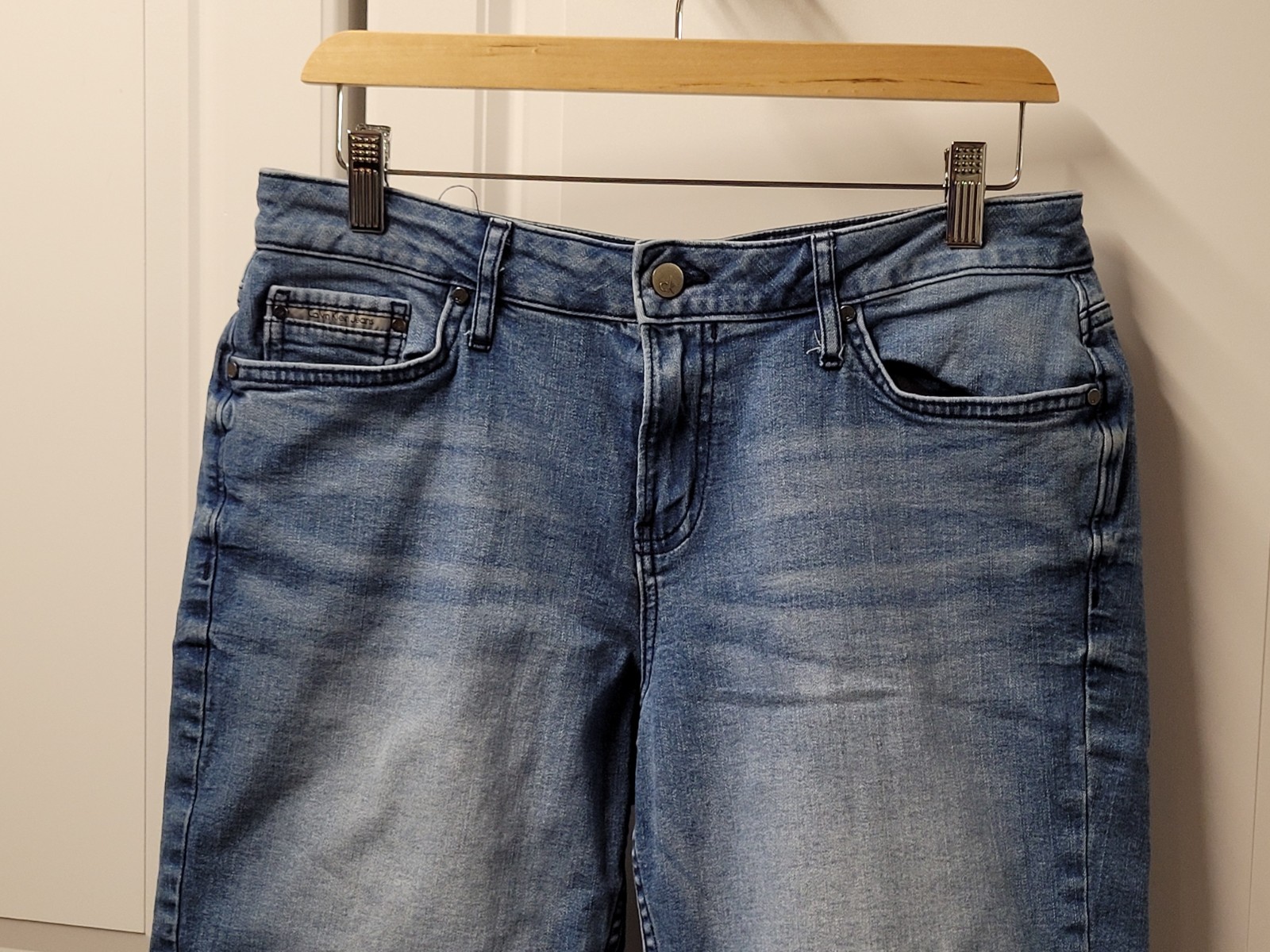 Calvin Klein Jean Shorts Women's Size: 10 Pockets City Short thumbnail 2