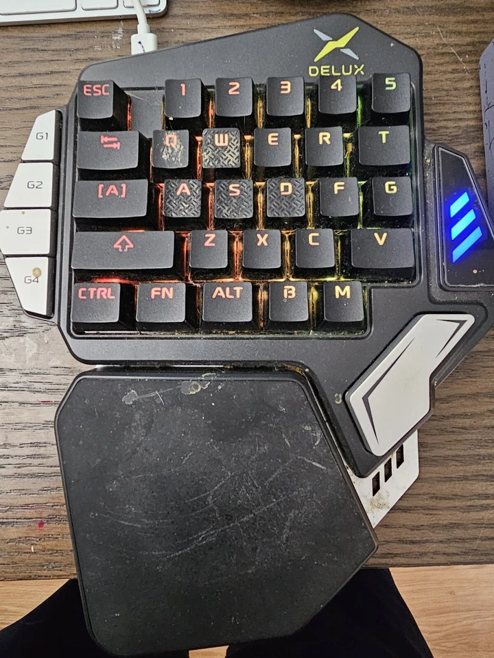 Delux T9X One Handed Wired Gaming Keyboard USB Type C Mechanical Keypad - Image 3 of 4