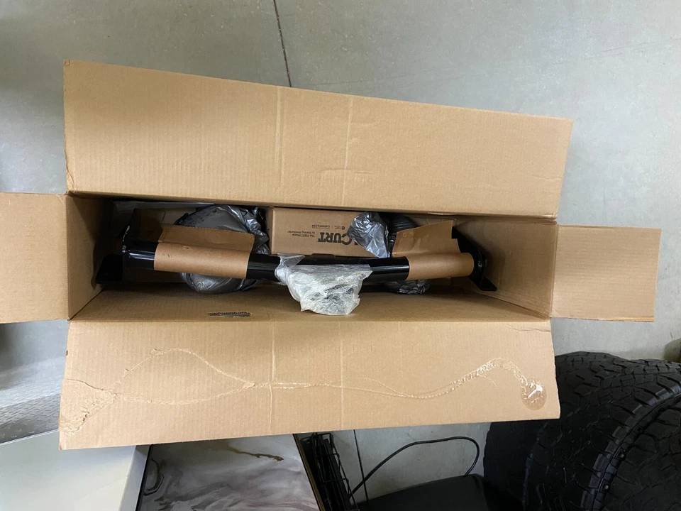 Enganche de remolque clase III 2 pulgadas Receptor Hitch Curt Manufacturing 13055 Foto 2 de 2