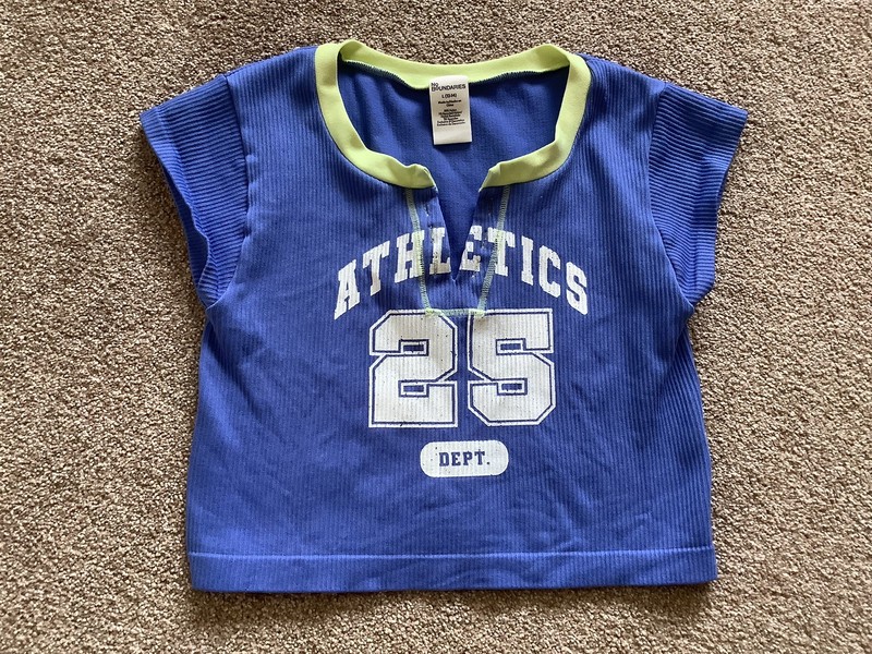 Athletics 25 no boundaries L (12-14) girls blue t- shirt 