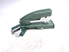 Swingline 95 Vintage GREEN Stapler with STAPLE REMOVER and Storage *Super Cute*