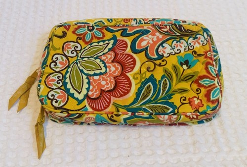 Vera Bradley Provençal Yellow Travel Waterproof Cosmetic Bag NWOT Retired - Picture 8 of 8