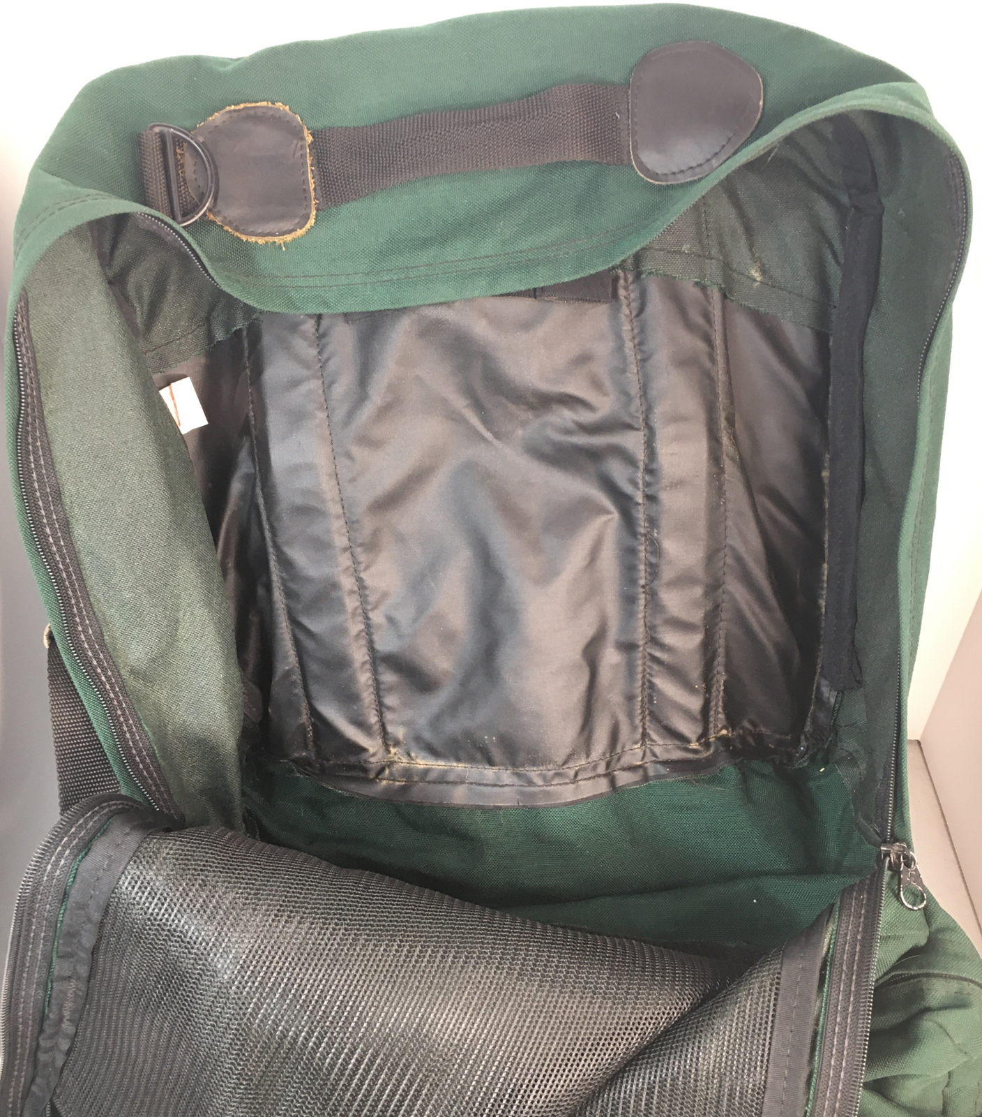 JanSport Green Hiking Backpack Convertible CarryOn S… Gem