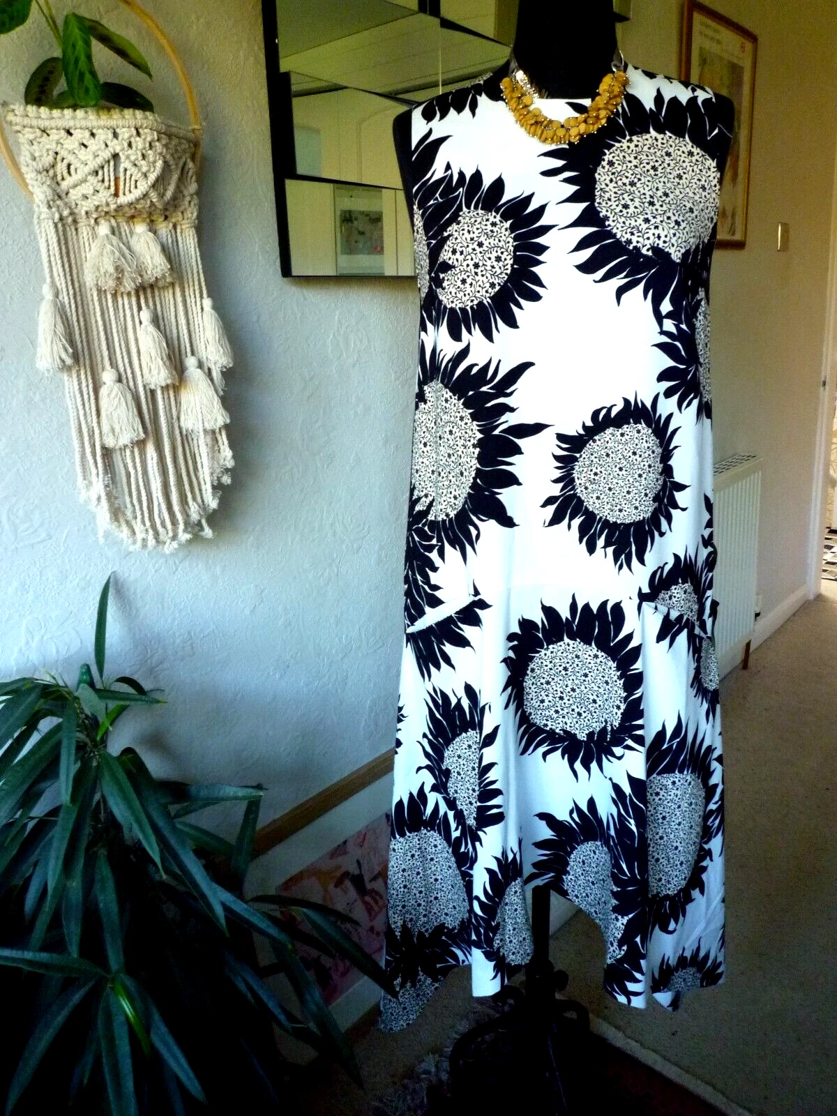 OFF WHITE MAGAZZINO ABITO MIDI GIRASOLE NERO E BIANCO SPORCO ORLO ASIMMETRICO TAGLIA 10