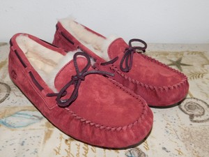 ugg dakota moccasin slippers