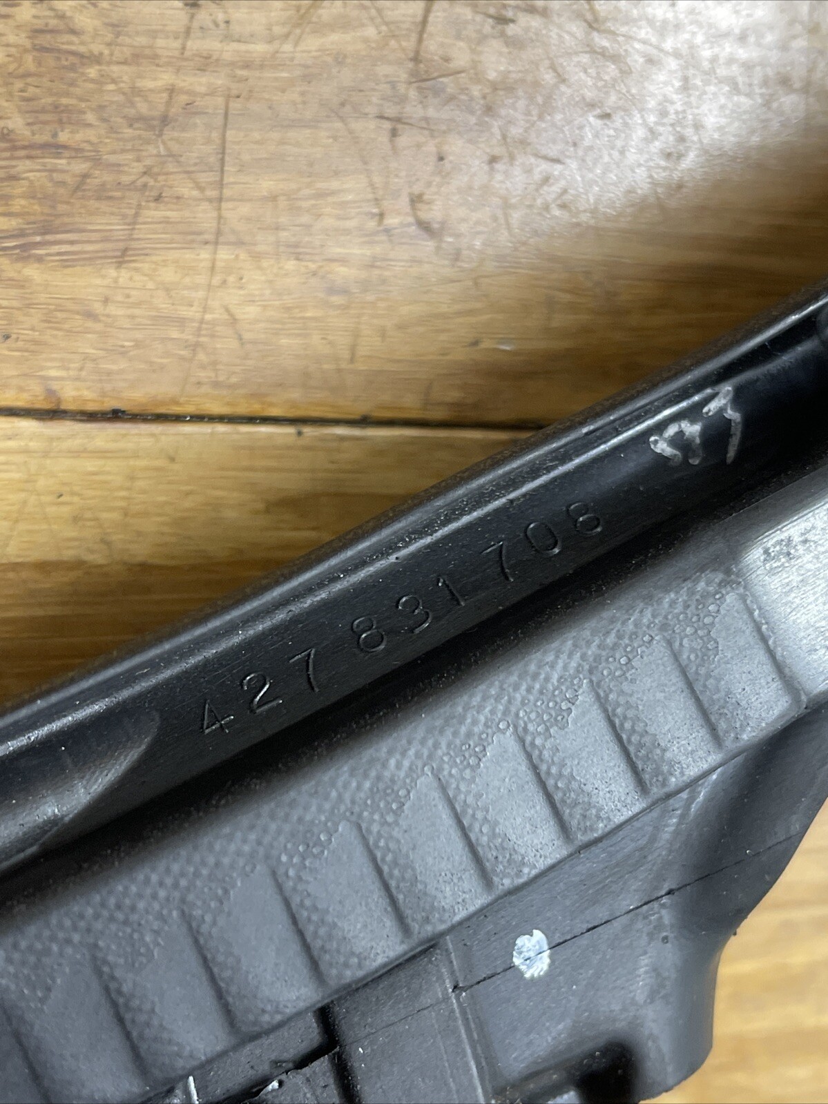 2011-2015 Audi R8 42 Spyder Front Right Door Seal Weatherstrip OEM