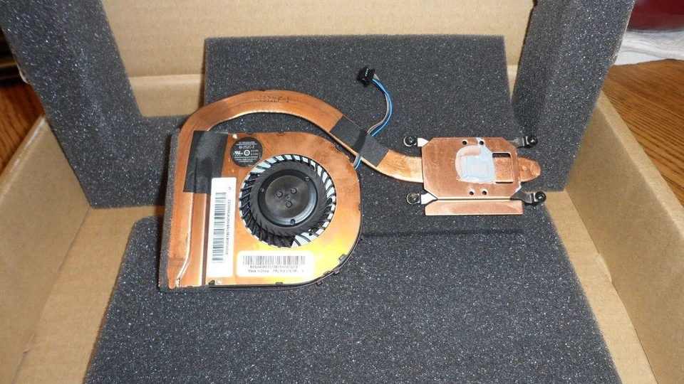 New Genuine Lenovo ThinkPad T460S Fan and Heatsink 01AY891 - Image 2 of 2