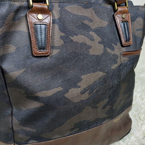Borsa tote capolavoro 2 vie mimetica PVC marrone misura A4 usata - Foto 8 di 11