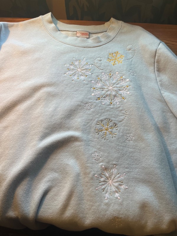 womens snowflake sweatshirt