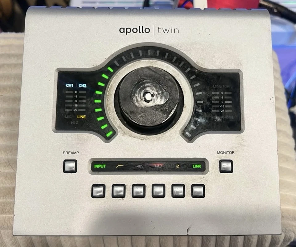 Universal Audio Apollo Twin SOLO Core UAD 2 TESTED Audio interface Thunderbolt - Image 2 of 4