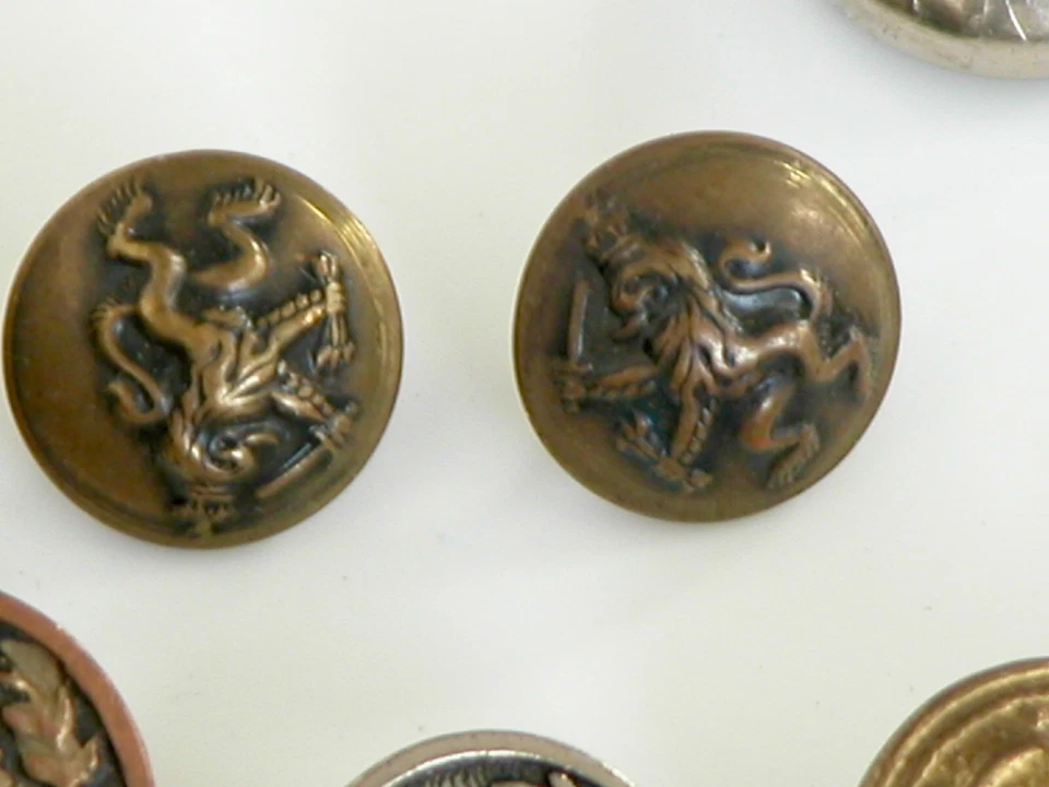 Vtg Crest Military Button 30s-70s Vtg MCM Lion Coat of Arms Silver Raiload Gold - Image 2 of 4