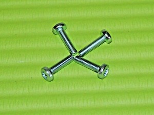 4 BEFESTIGUNGSSCHRAUBE ZUM BEFESTIGEN STÄNDER MIT TV 3D LED OLED 4K DLED TV ZWISCHEN HALS & TV