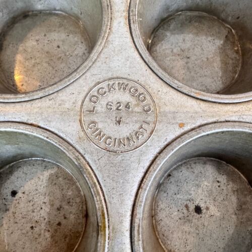 Vintage Lockwood 624 W Metal Muffin Cupcake Pan 24 Heavy Duty - Picture 7 of 7