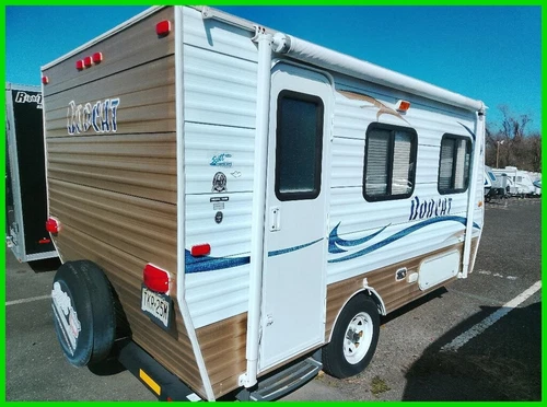 2012 Skyline 14’ Bobcat 140B Travel Trailer Nice & Clean Good Roof & Floors!