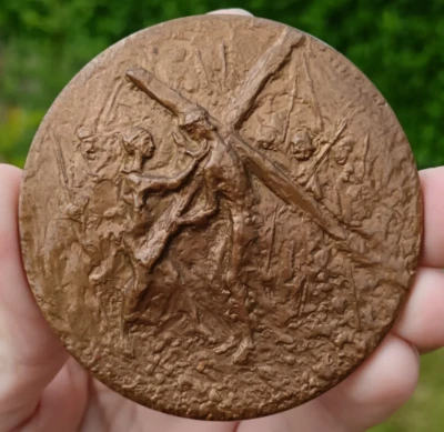 Médaille bronze sainte Véronique, le christ avec sa croix par FLOURAT - Photo 1/4