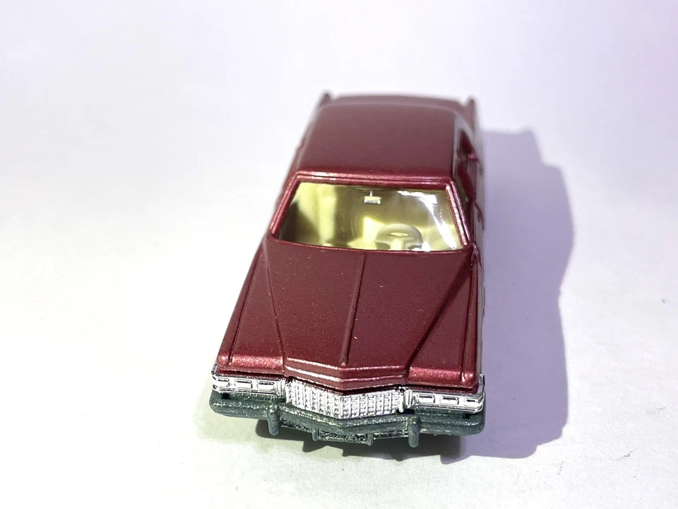 Coches de bolsillo de colección Cadillac Fleetwood Brougham No. Tomy F2 1:77 1974 🚨 Nuevo Foto 4 de 4